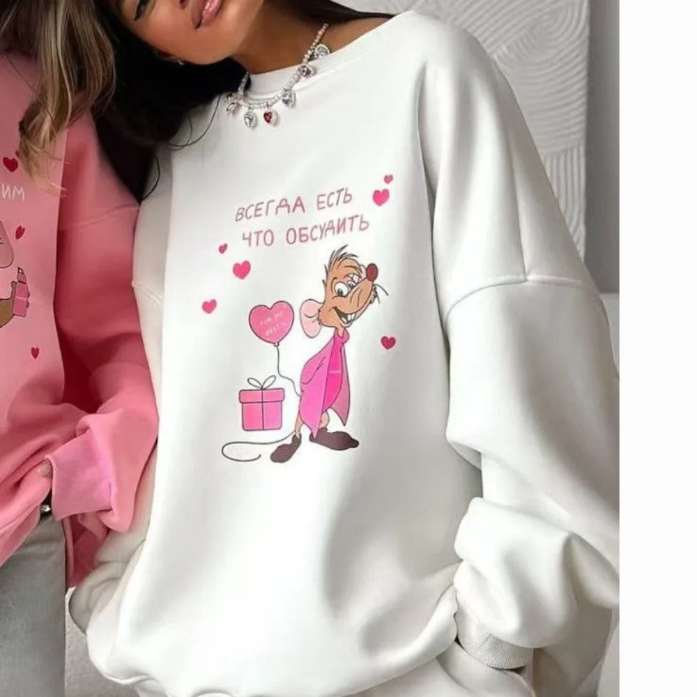 سويت شيرت حريمي بطبعة كرتونية Love 💗