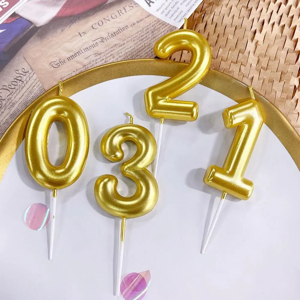 شموع الأرقام الملكية باللون الذهبي المطفي (Matte Gold)